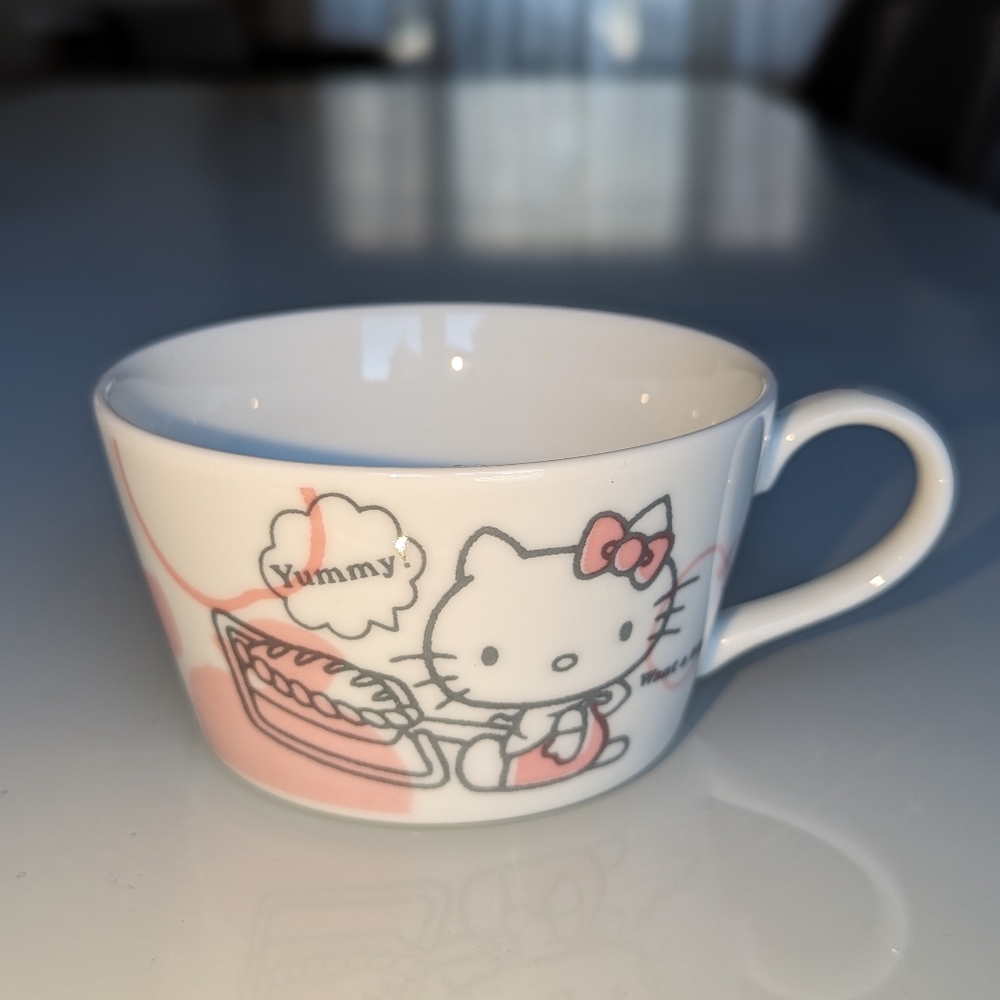 Hello Kitty Mug - Picture 6 of 10